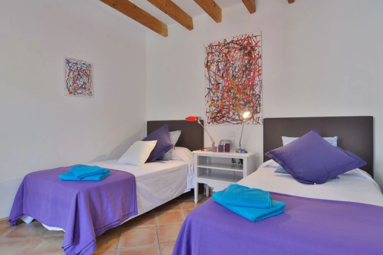 Mallorca Town House with Pool Beaches 20 Mints