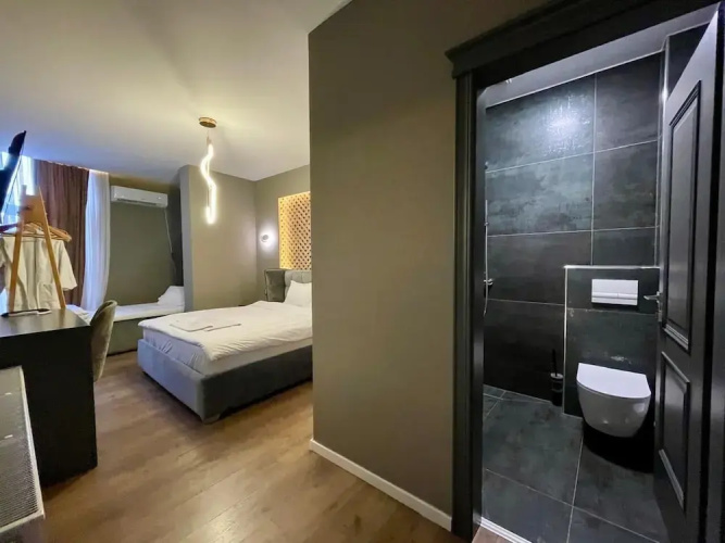 Grand JNK Boutique Hotel