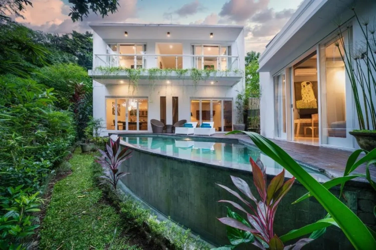 3 Bedrooms Villa