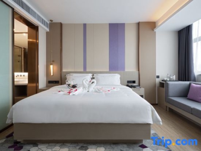 Deluxe Double Suite with view