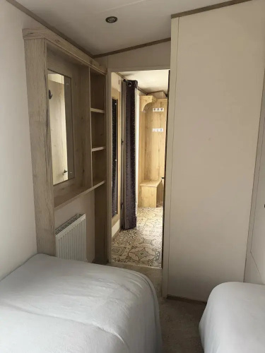 Luxury 2 Bedroom van Pets go Free