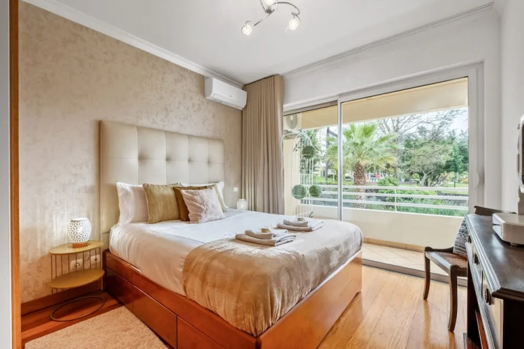 Lux Garden View by Homie