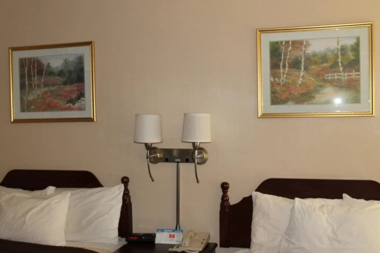 Red Carpet Inn
