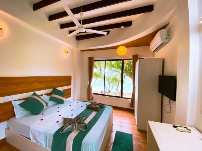 Deluxe Double room with balcony and with sea view