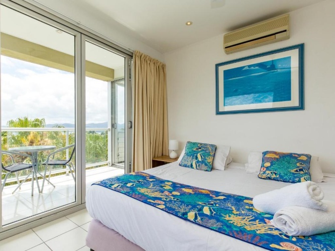 3 Bedrooms Apartment
