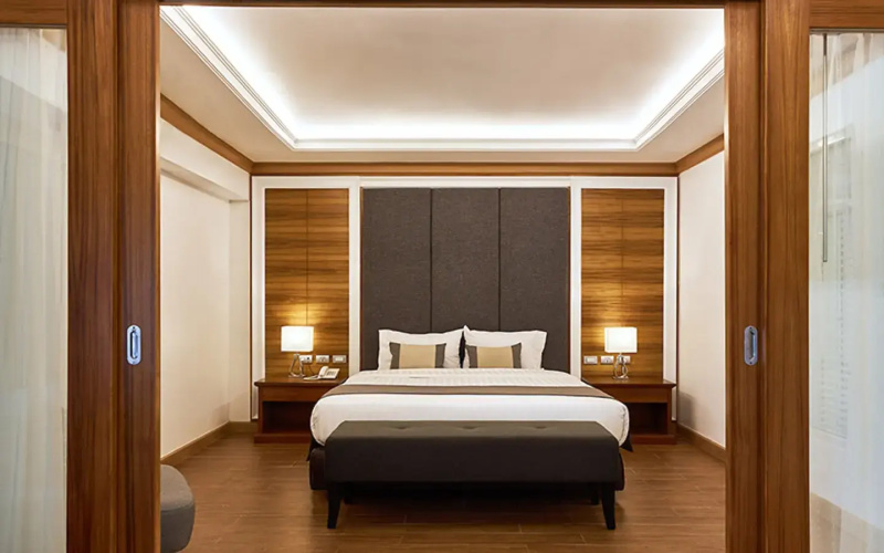1 Bedroom Suite with Living area