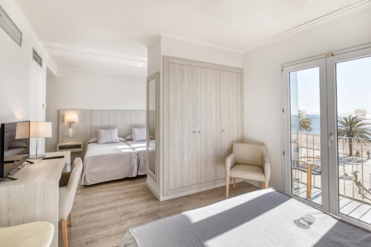 Standard Quadruple room