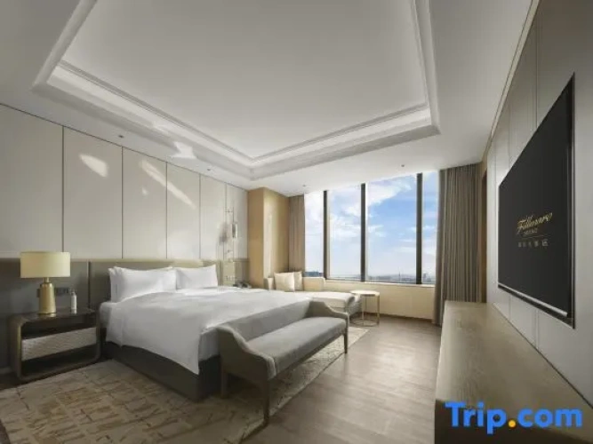 Executive Suite with lake view