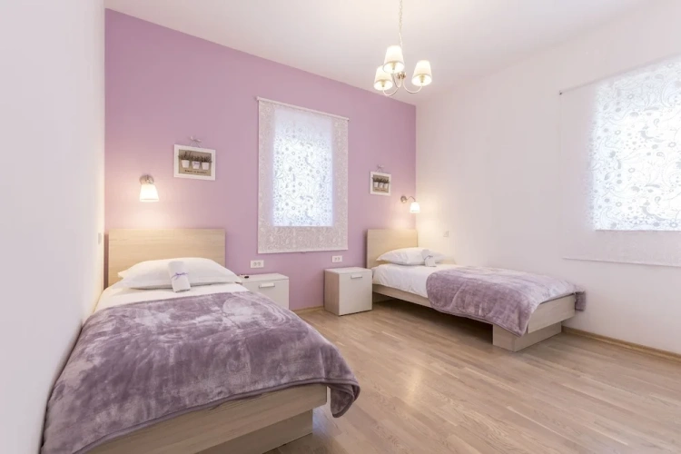 4 Bedrooms Villa