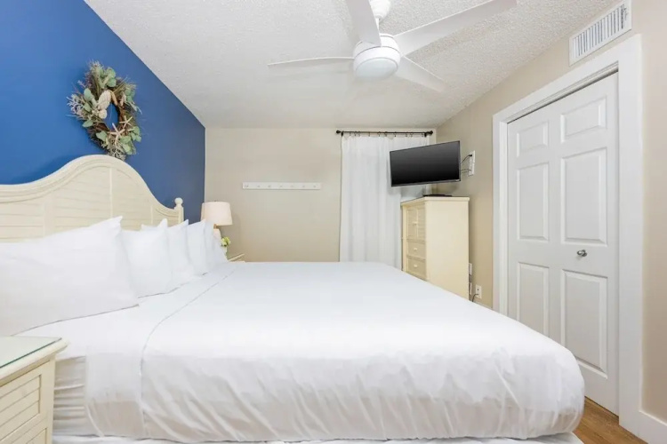 Phoenix Iv 4072 1 Bedroom Condo