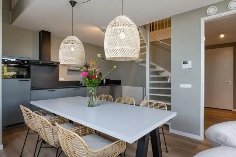 Stylish Marina Loft W/balcony