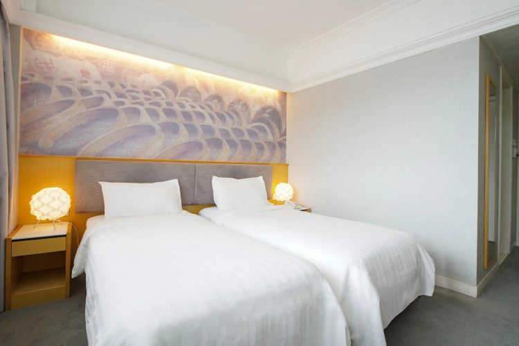 Warwick Hotel