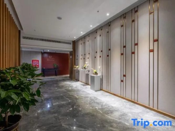 Yijia Hotel