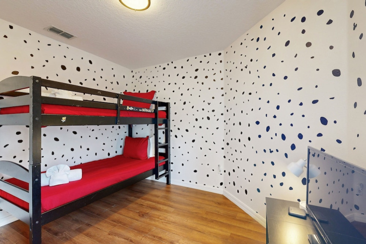 Dog-friendly, Private Pool , Central AC, Full Kitchen, Wifi, Snow-bird Friendly