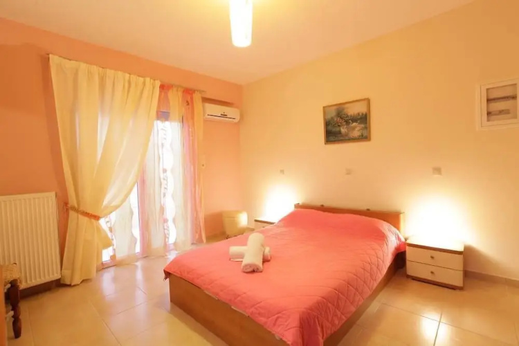 Bussiness Maisonette Getaway 5 min From the Beach