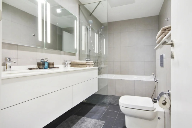Bespoke Residence - Royal Bay Residence