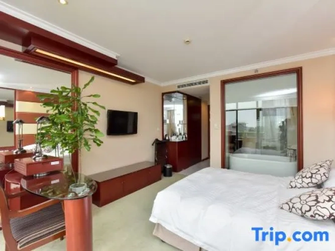 Standard Double room with lake view