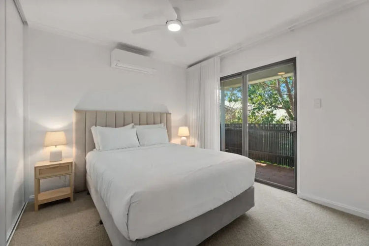 Stylish 2-bed Townhouse in Leafy Hyde Park