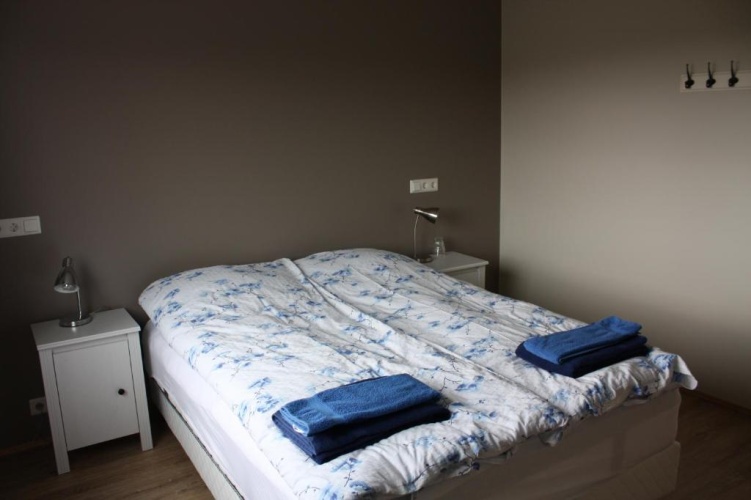 Standard Sextuple Family room