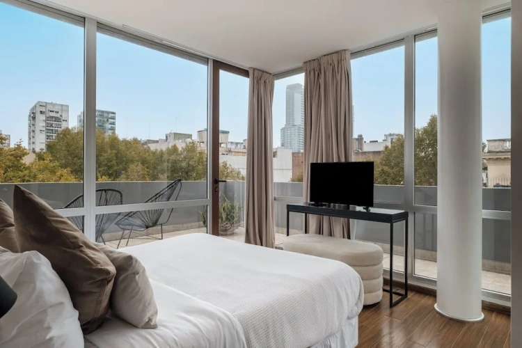 2 Bedrooms Apartment