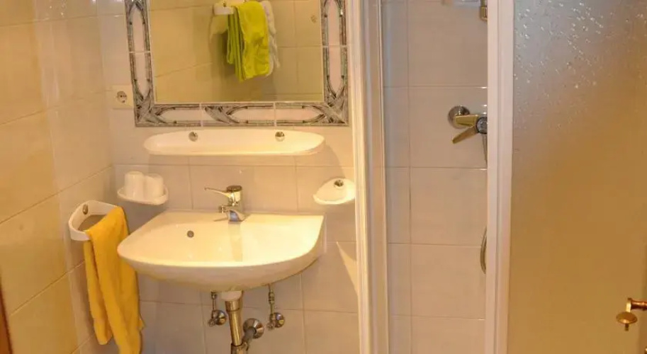 Zwatz Ottilie; Appartement