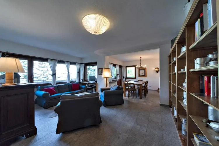 4 Bedrooms Cottage