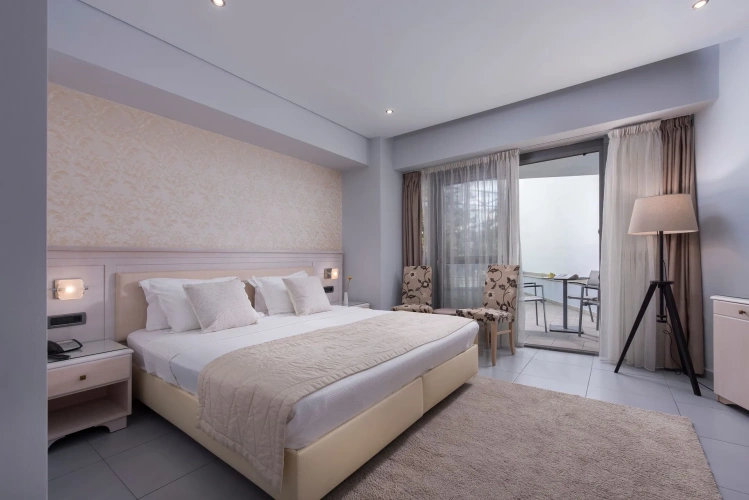 Junior Suite with balcony and with view