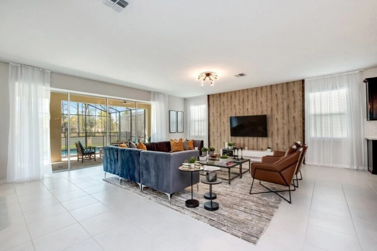 9 BD 6.5 BH House Villa