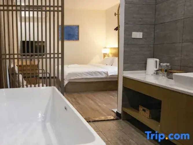 Ninglu Homestay (Riyuewan)