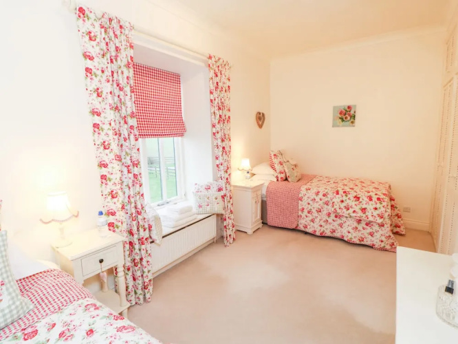 Willow Garth House