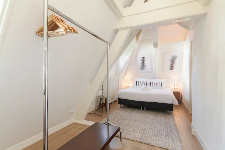 Cozy Castle Apartment