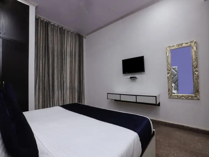 Capital O Noida Homestay 36