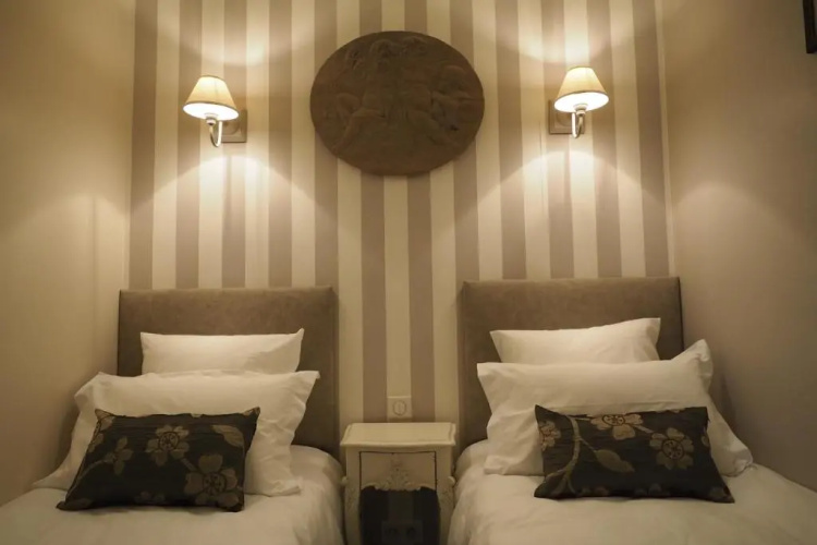 Saint Germain Elegant ChicSuites