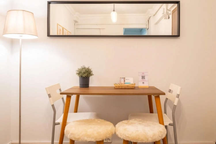 Home With Private Garden Close to Osmanbey Metro