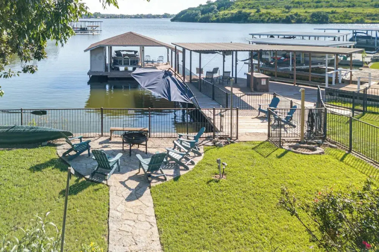 Lakefront Granbury Home w/ Dock, Decks & Hot Tub!