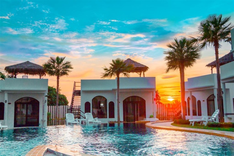 Villa with pool view