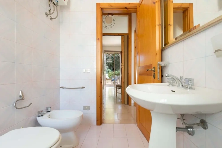 2 Bedrooms Cottage