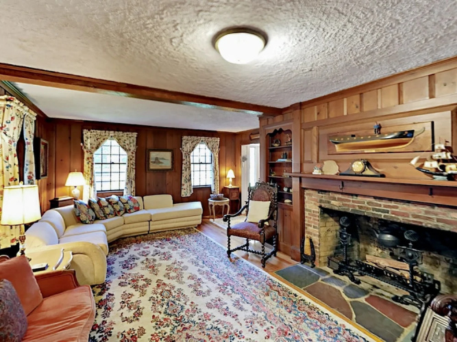 49 Brooks Rd Home