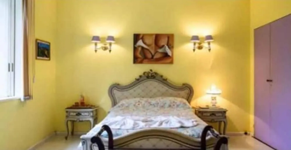 Cronos Guest House