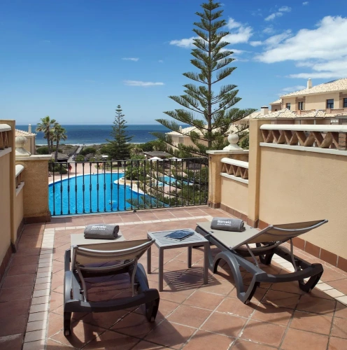 Deluxe room with pool view