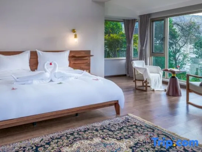 2 Bedrooms Villa