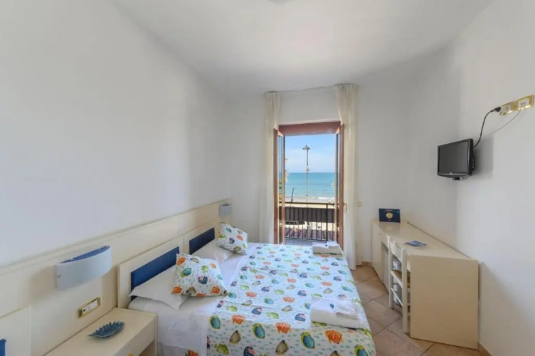 Deluxe Triple room with sea view