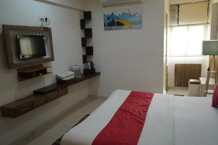 Deluxe Suite