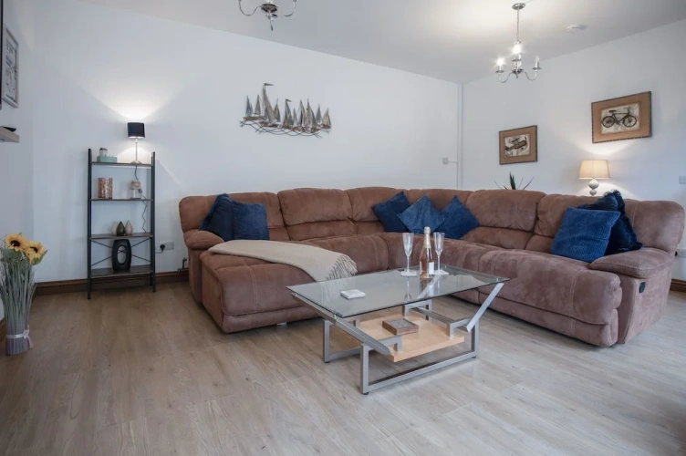 3 Bedrooms Cottage