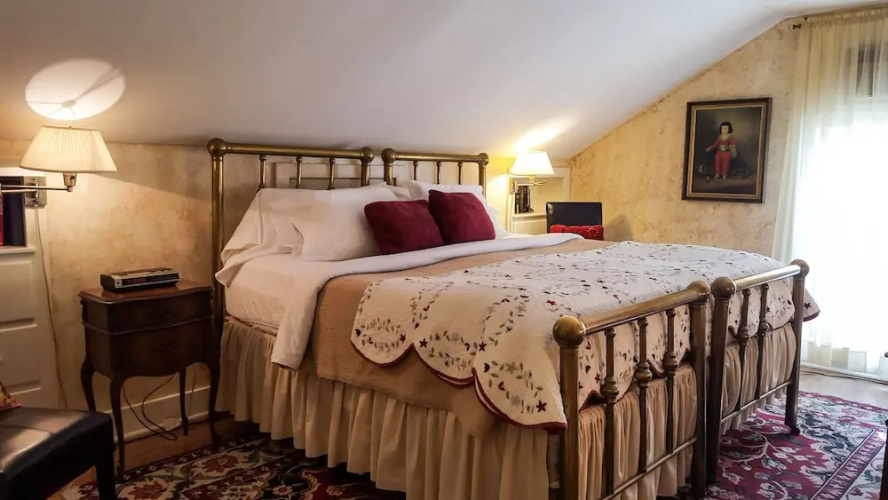 The White House Inn