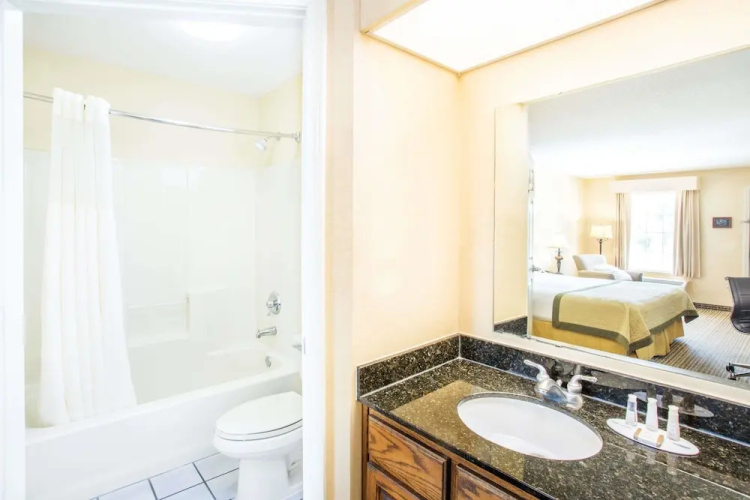 Baymont Inn & Suites Dunn