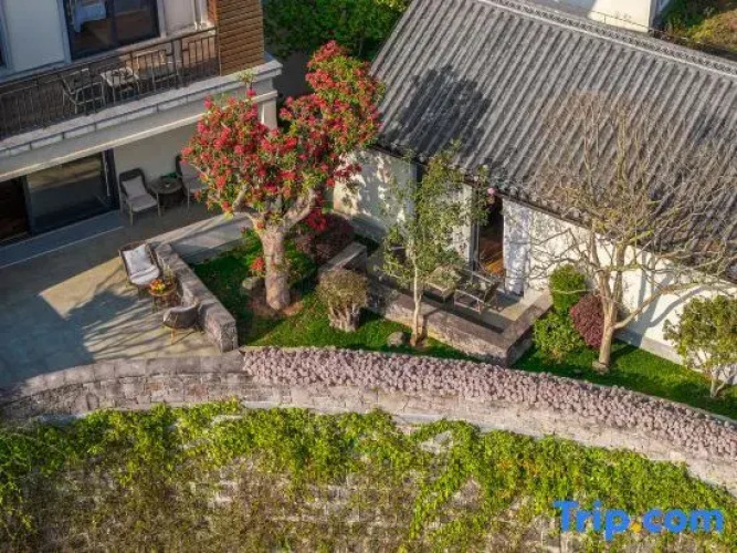 Tengchong Yunhaiju Hot Spring Courtyard Inn
