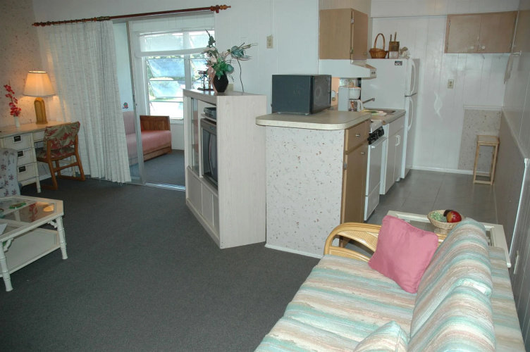 Dolphin Inn Resort