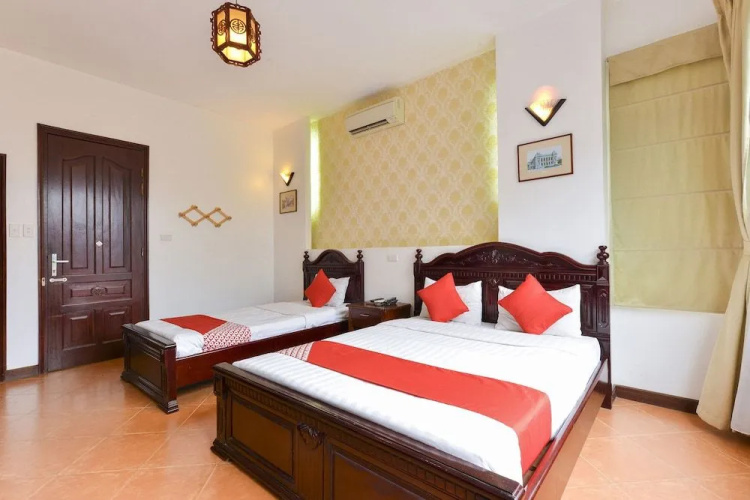 OYO 216 Alisa Hotel