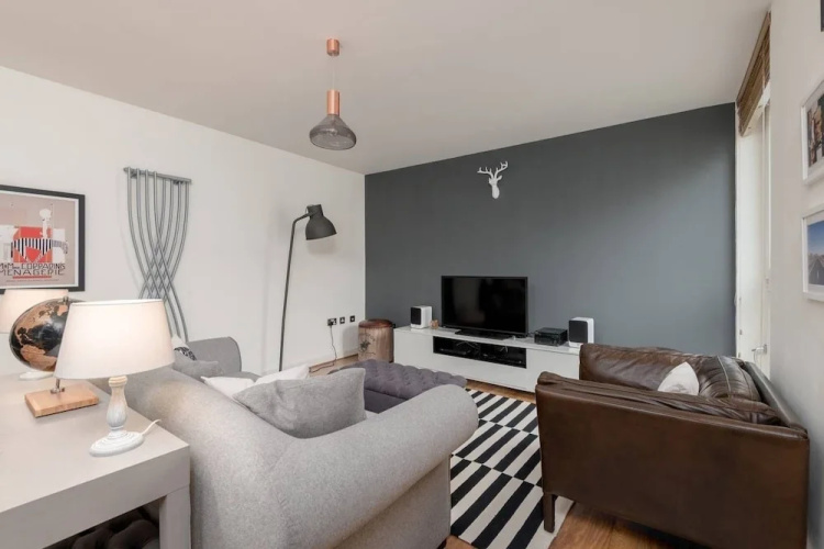 Ultra Stylish 2 Bed/2 Bath with Balcony & Parking